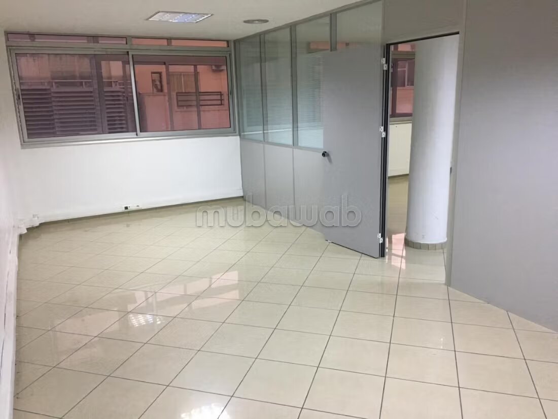 مكتب 96 م² للإيجار في الدار البيضاء — Photo 9