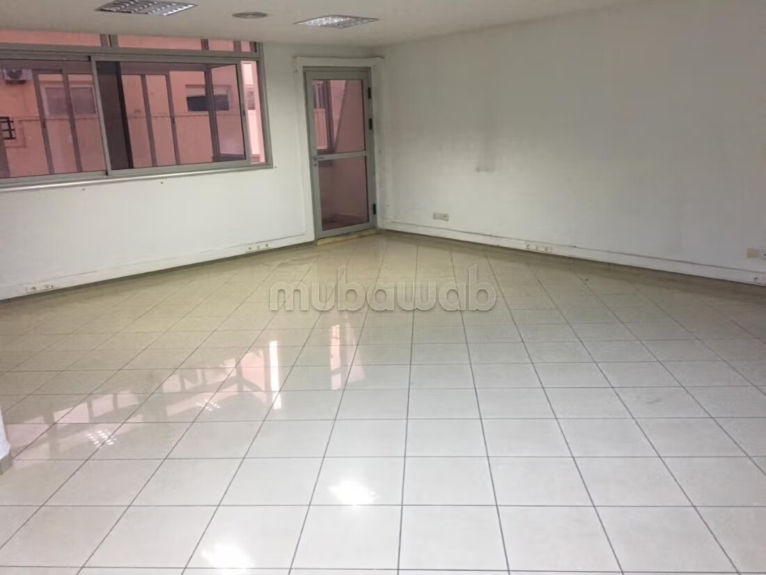 مكتب 96 م² للإيجار في الدار البيضاء — Photo 11
