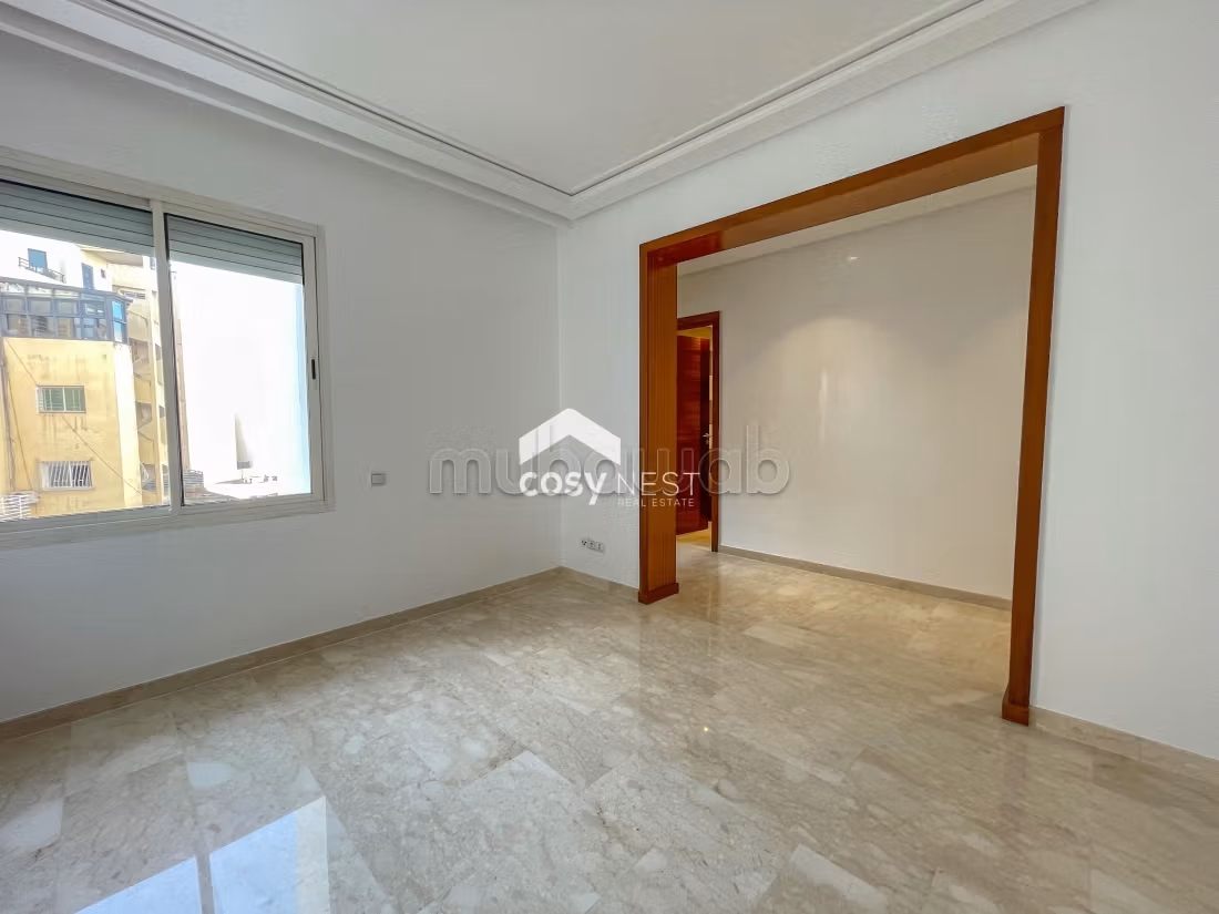 Apartment 200 m² for rent in Casablanca (Racine District) — Photo 11