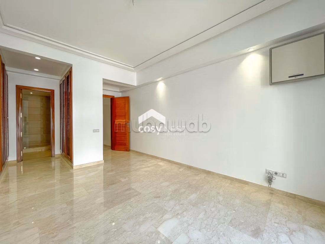 Apartment 200 m² for rent in Casablanca (Racine District) — Photo 13