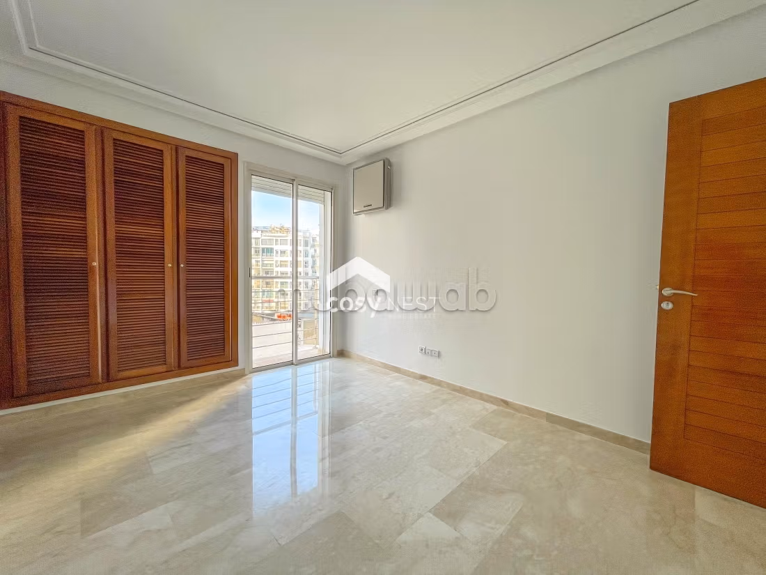 Apartment 200 m² for rent in Casablanca (Racine District) — Photo 19