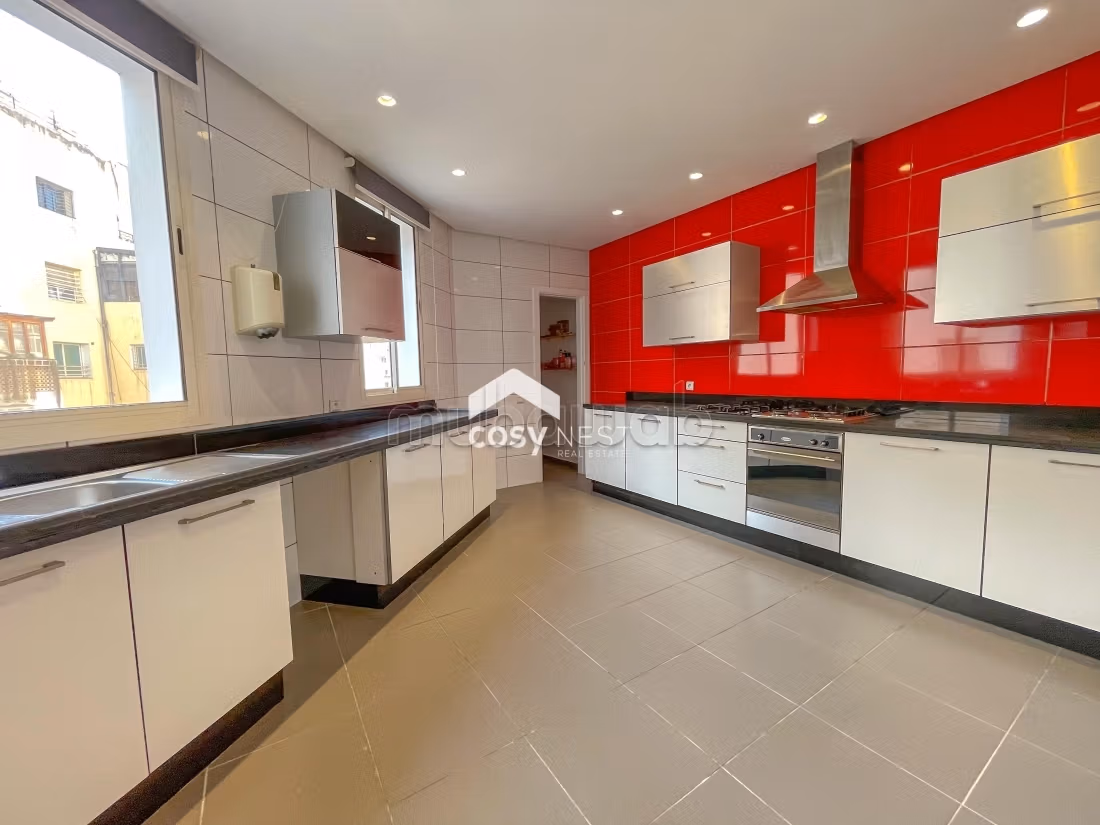 Apartment 200 m² for rent in Casablanca (Racine District) — Photo 25
