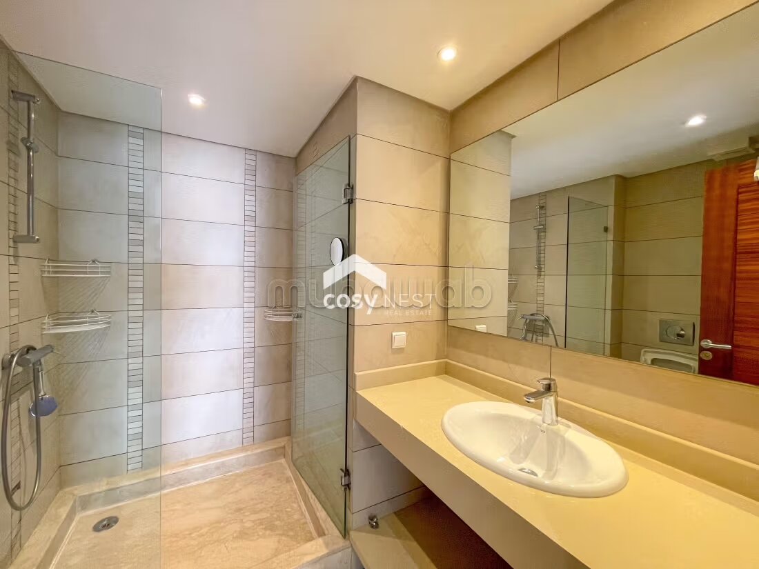 Apartment 200 m² for rent in Casablanca (Racine District) — Photo 18