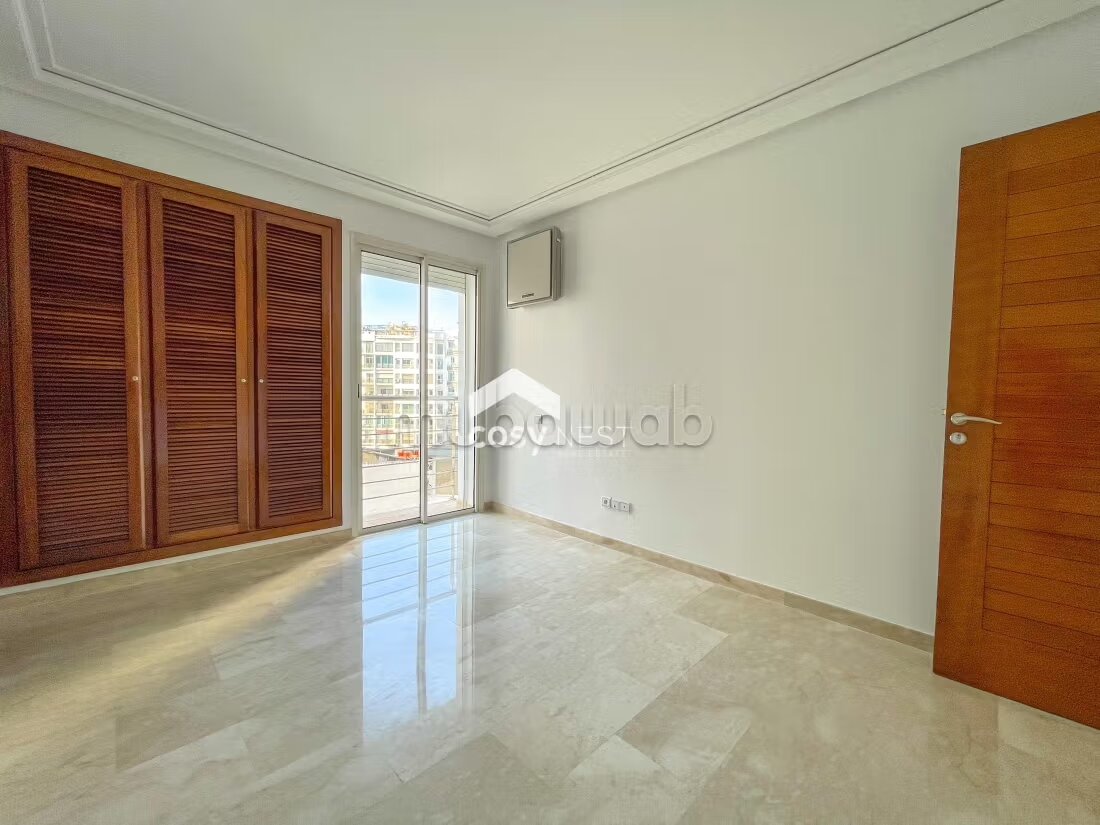 Apartment 200 m² for rent in Casablanca (Racine District) — Photo 20