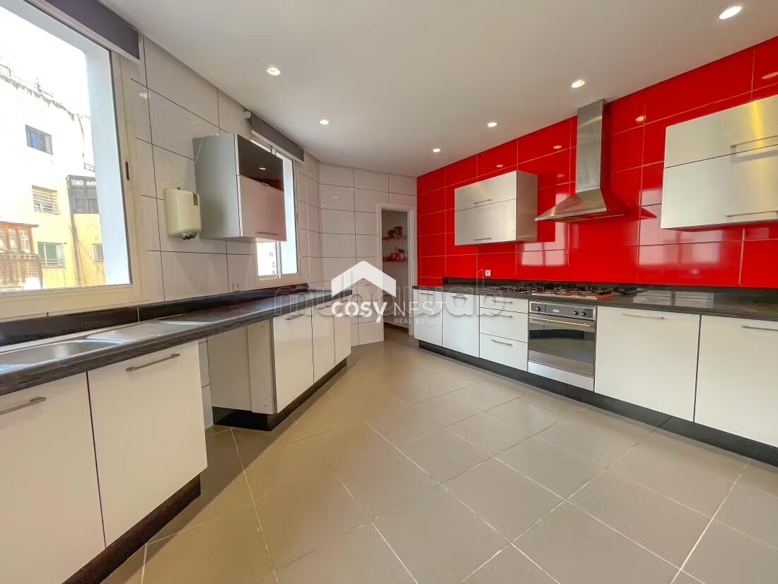Apartment 200 m² for rent in Casablanca (Racine District) — Photo 26
