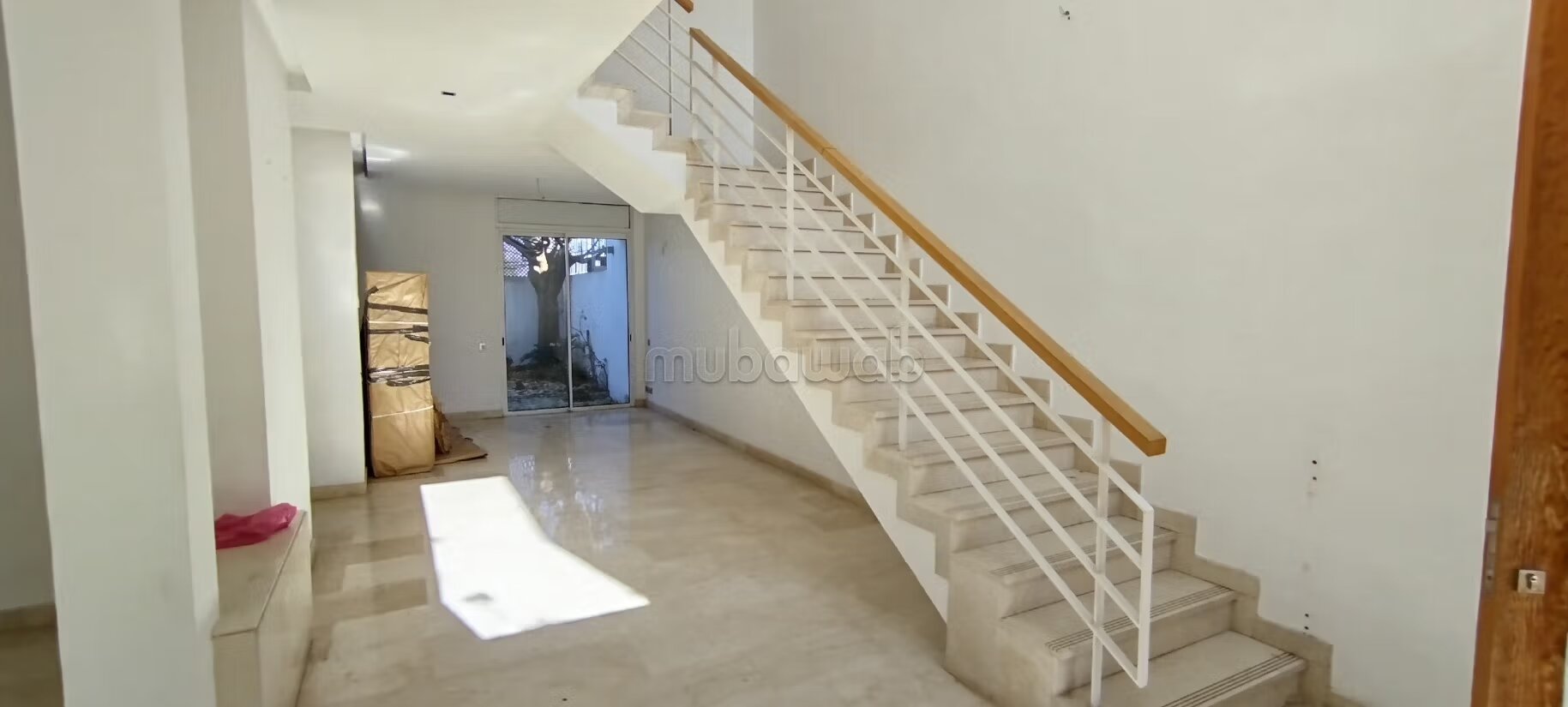 Villa 250 m² à louer à الدار البيضاء — Photo 7
