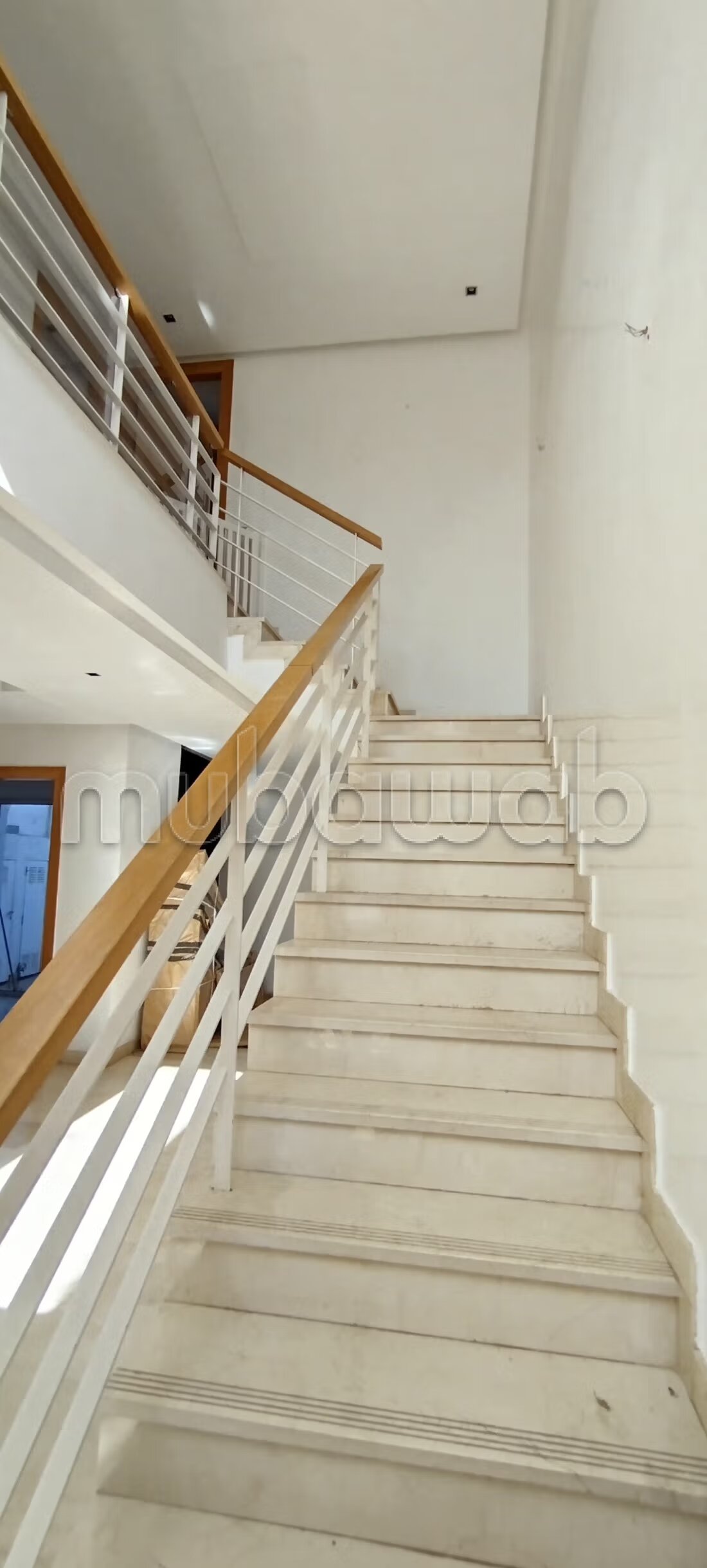 Villa 250 m² à louer à الدار البيضاء — Photo 17