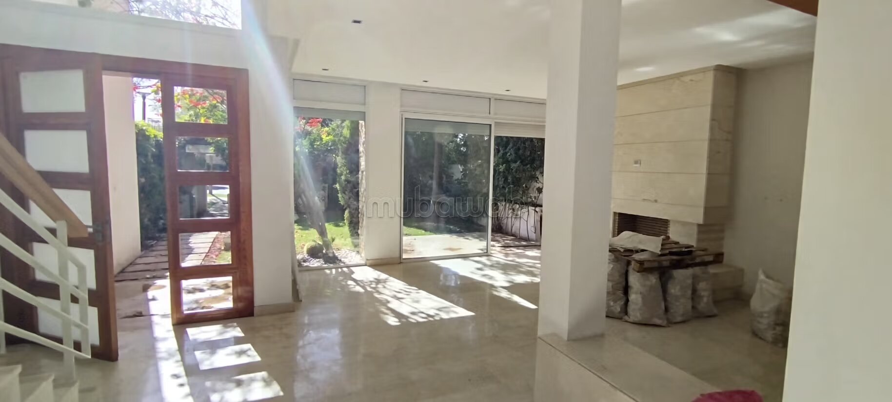 Villa 250 m² à louer à الدار البيضاء — Photo 4