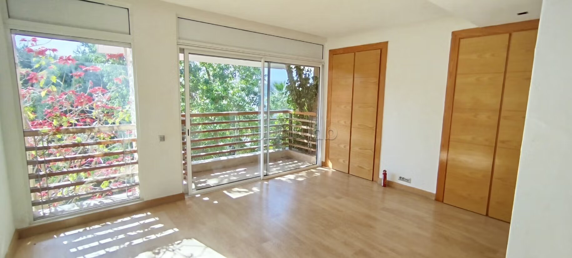 Villa 250 m² à louer à الدار البيضاء — Photo 24
