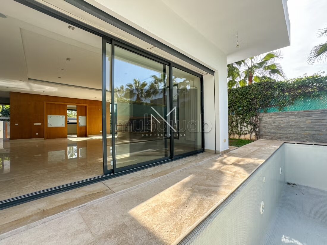 Contemporary Villa 500 m² for rent in Casablanca — Photo 8