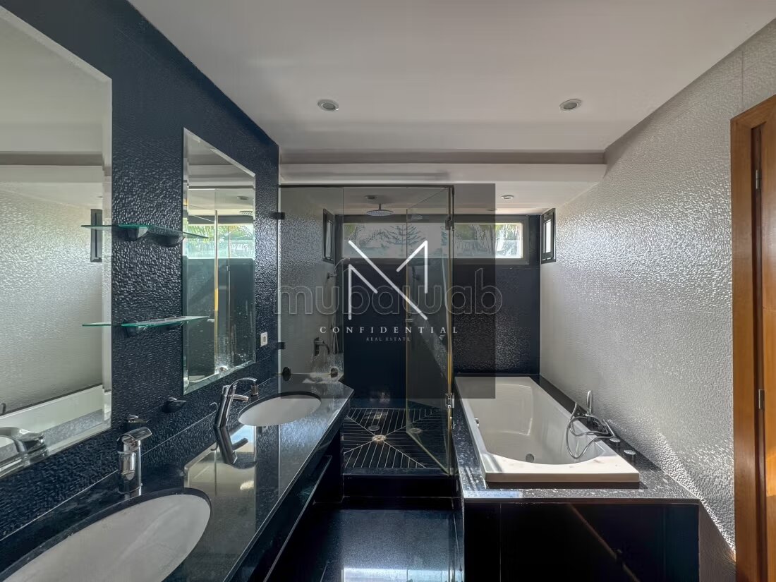Contemporary Villa 500 m² for rent in Casablanca — Photo 25