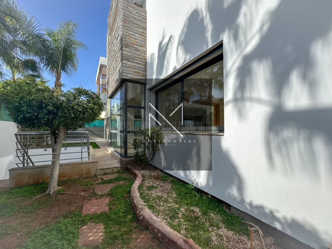 Contemporary Villa 500 m² for rent in Casablanca — Photo 43