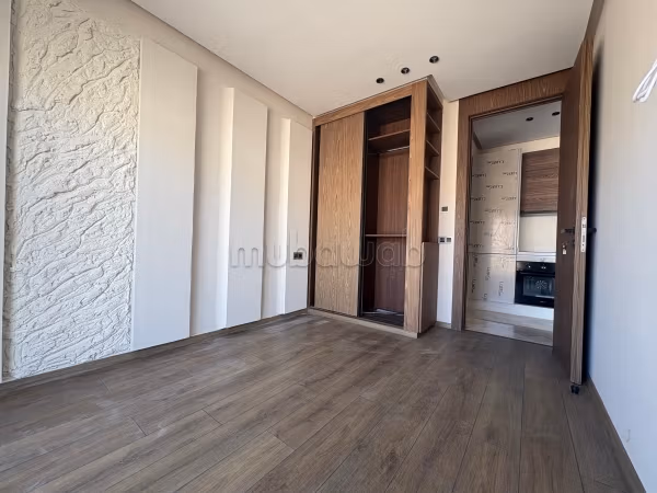 شقة ١٤٠م٢ للإيجار في الدار البيضاء — Photo 5