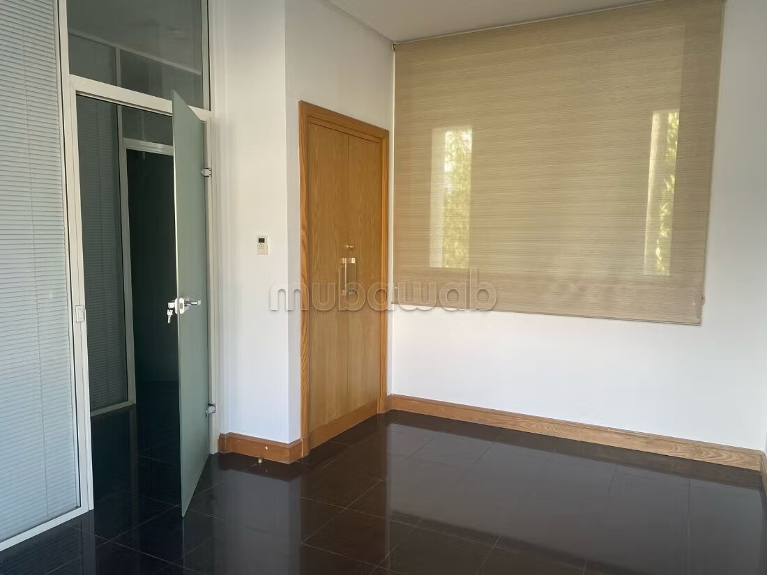 Bureau 750 m² à louer à Rabat — Photo 8