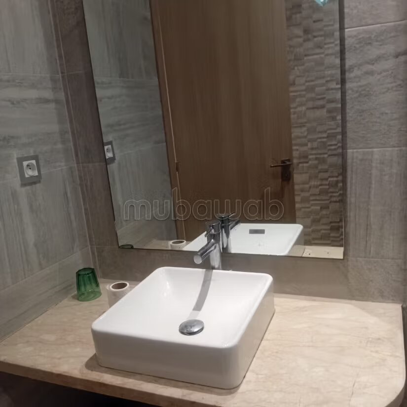 شقة للايجار ٦٦م٢ في الدار البيضاء — Photo 24