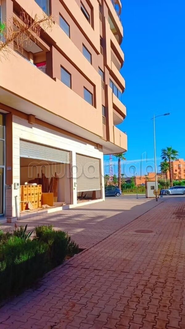 Office 600 m² for rent in Marrakech — Photo 12