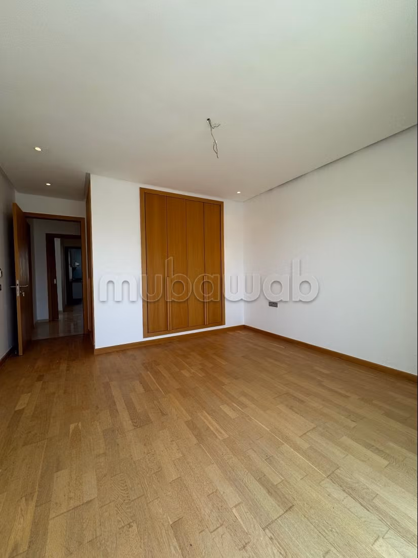 Appartement 126 m² à louer à Rabat (Souissi) — Photo 4