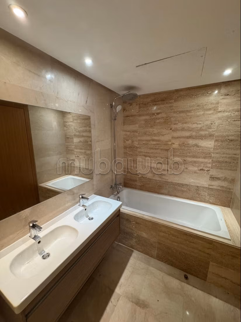 Appartement 126 m² à louer à Rabat (Souissi) — Photo 10