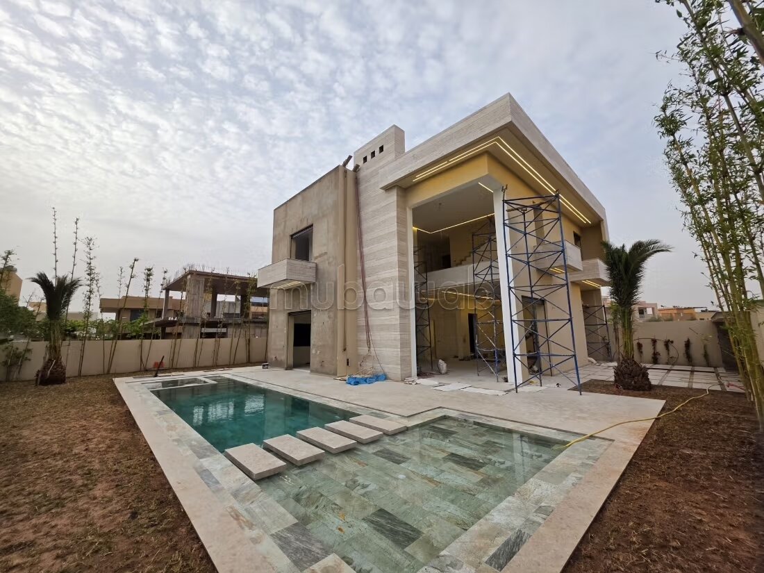 فيلا معاصرة 410 م² للبيع في مراكش — Photo 3
