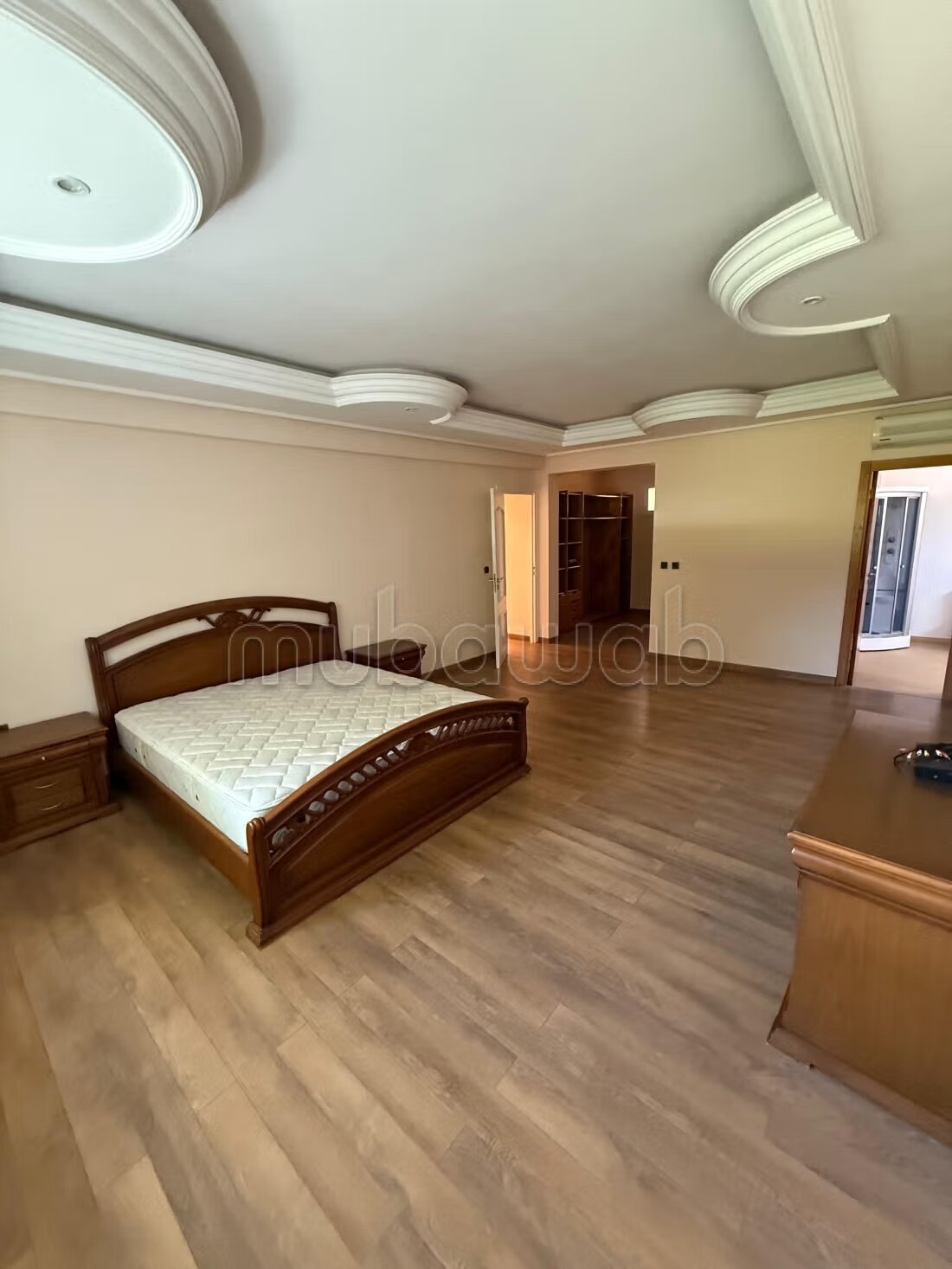Spacious Villa 2000 m² for sale in Souissi Rabat — Photo 5