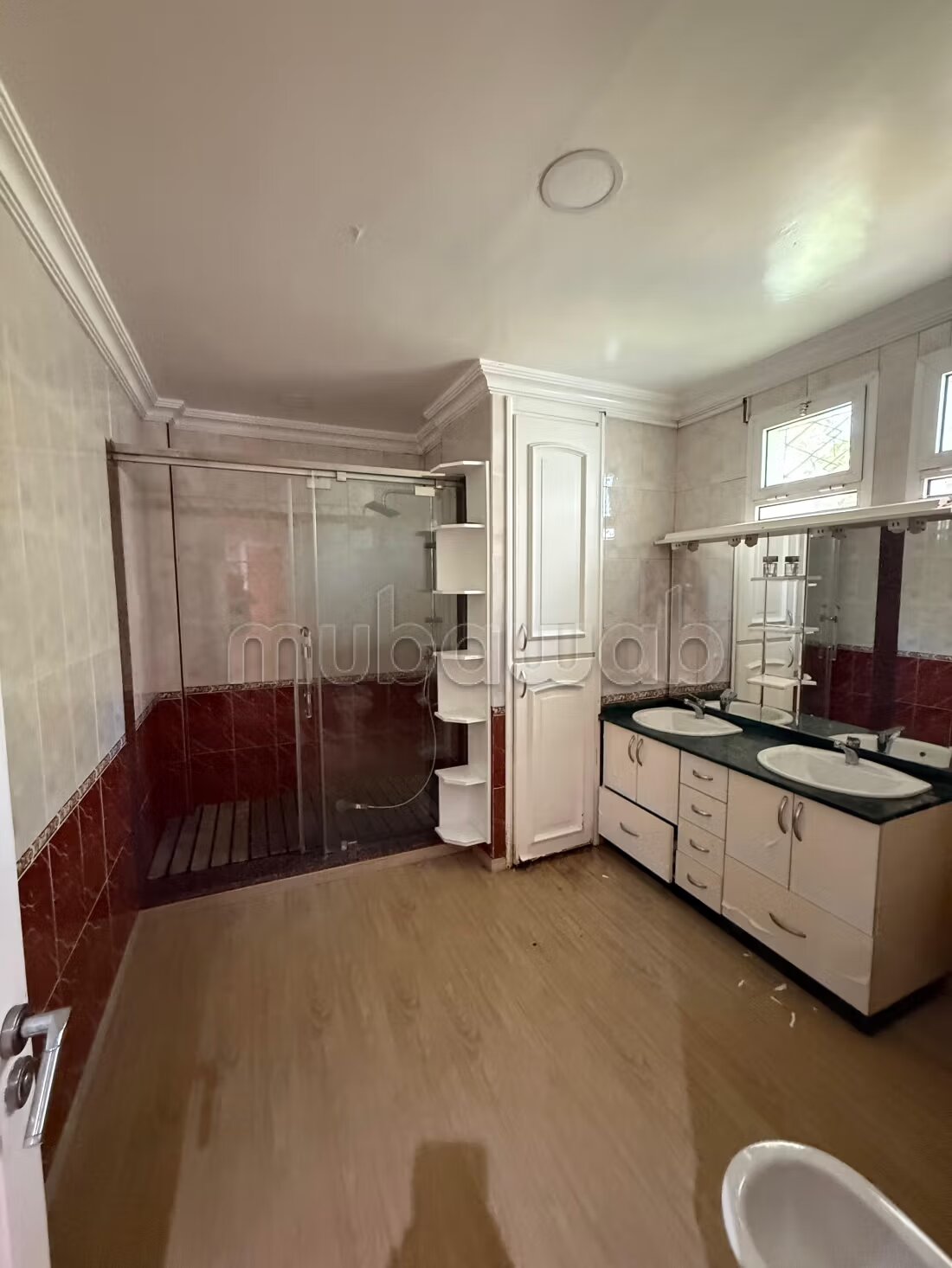 Spacious Villa 2000 m² for sale in Souissi Rabat — Photo 10