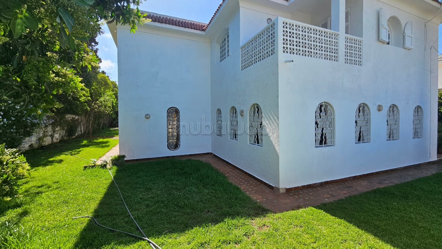 Grande villa 5 chambres 900 m2 à louer à Casablanca — Photo 3