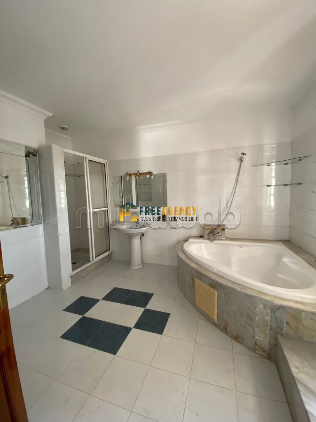 Villa de 500 m² à louer à Tanger — Photo 348