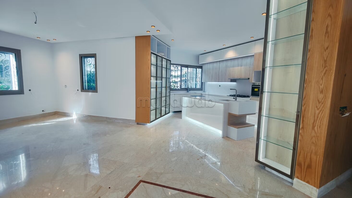 Luxury House for Sale in California. 3 Beautiful Bedrooms