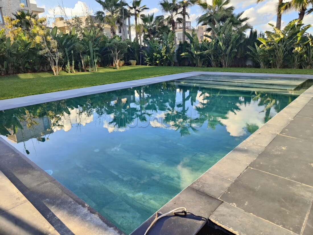 Villa 850 m² for rent in Casablanca — Photo 4