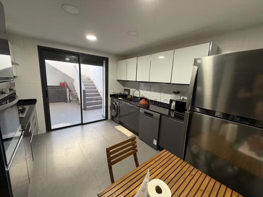 Villa 250 m² for rent in Rabat (Harhoura-Temara) — Photo 8