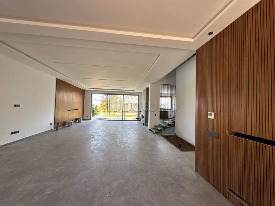 Villa 500 m² for rent in Ain Diab, Casablanca — Photo 2