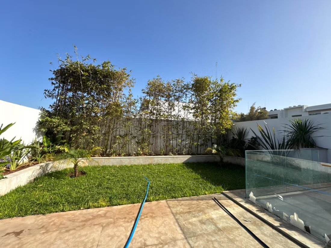 Villa 500 m² for rent in Ain Diab, Casablanca — Photo 8