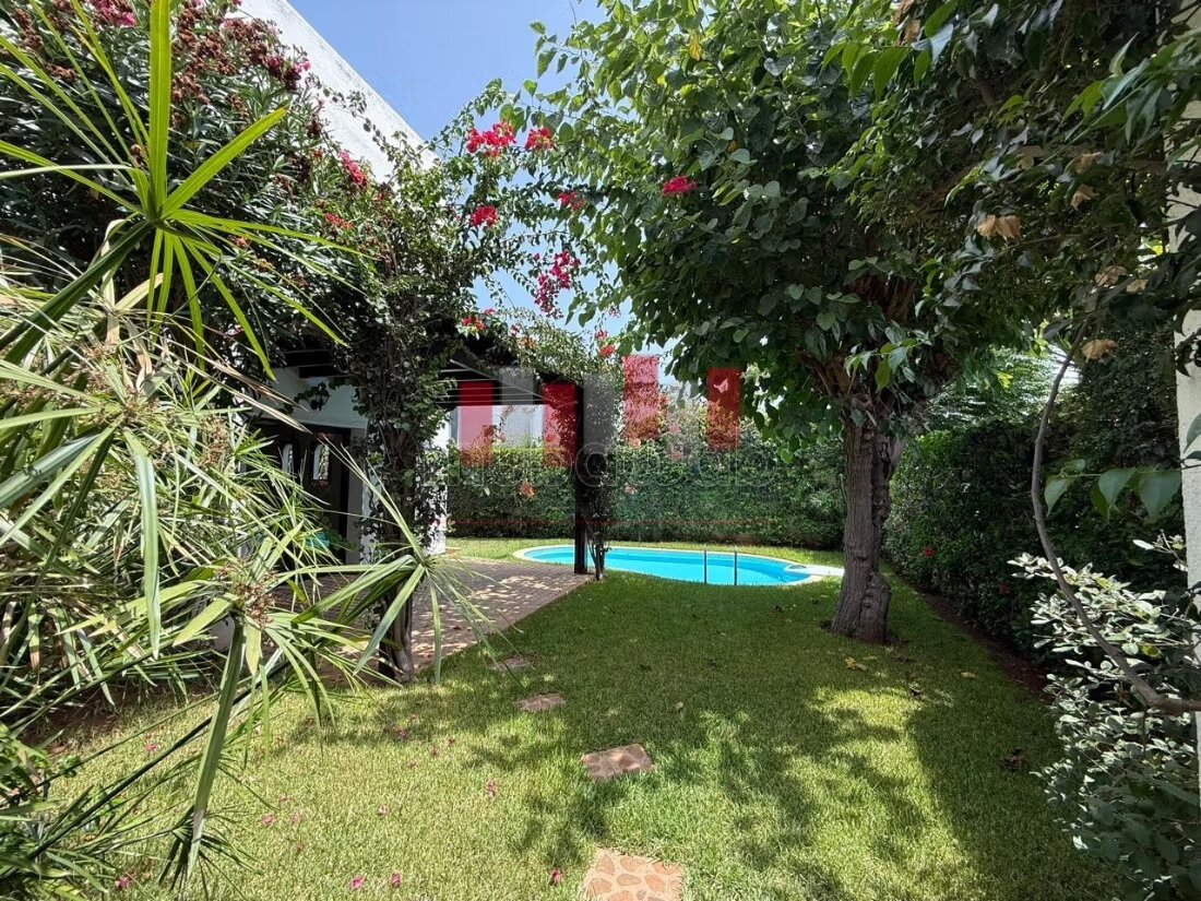 Villa 500 m² for Rent in الدار البيضاء — Photo 2