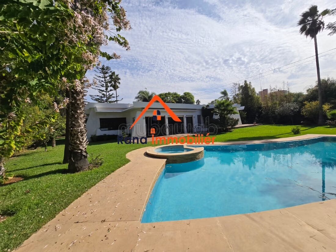 Villa 2000 m² for Rent in Rabat on Souissi — Photo 4