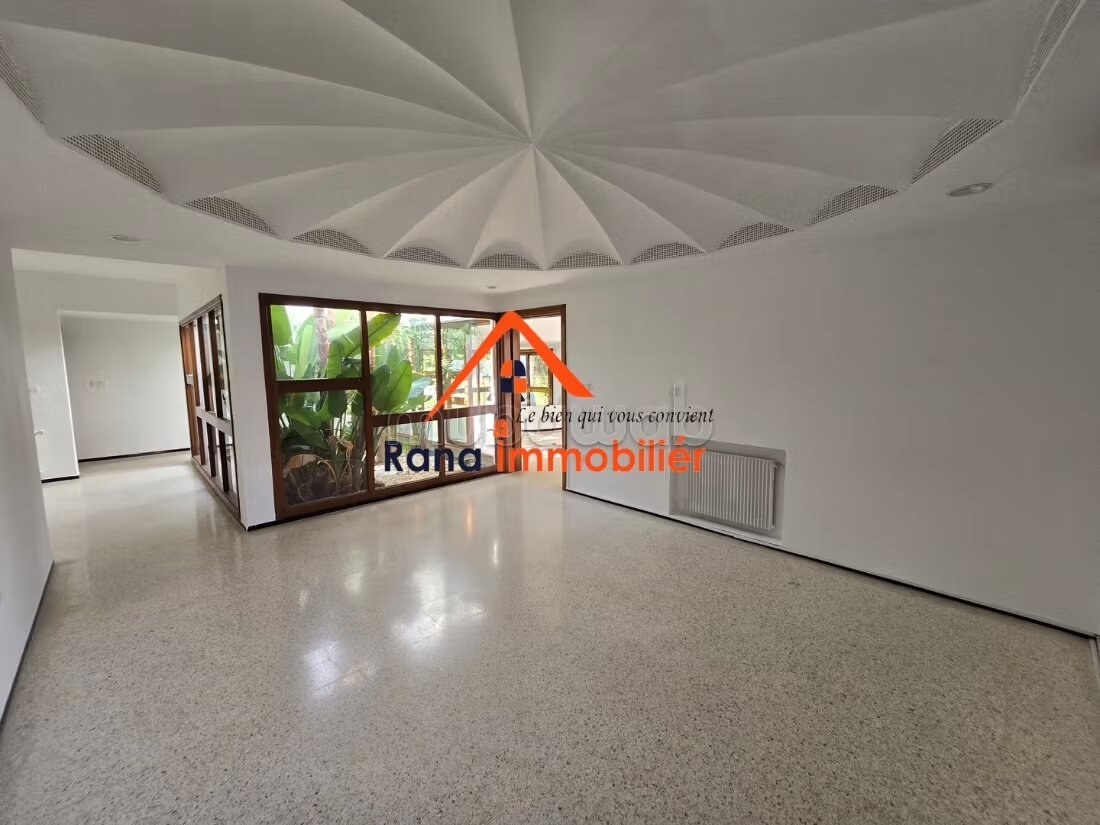 Villa 2000 m² for Rent in Rabat on Souissi — Photo 10