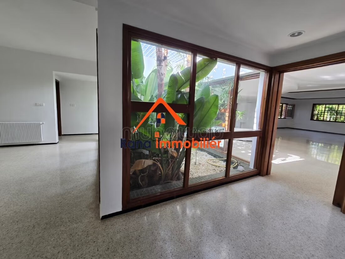 Villa 2000 m² for Rent in Rabat on Souissi — Photo 11
