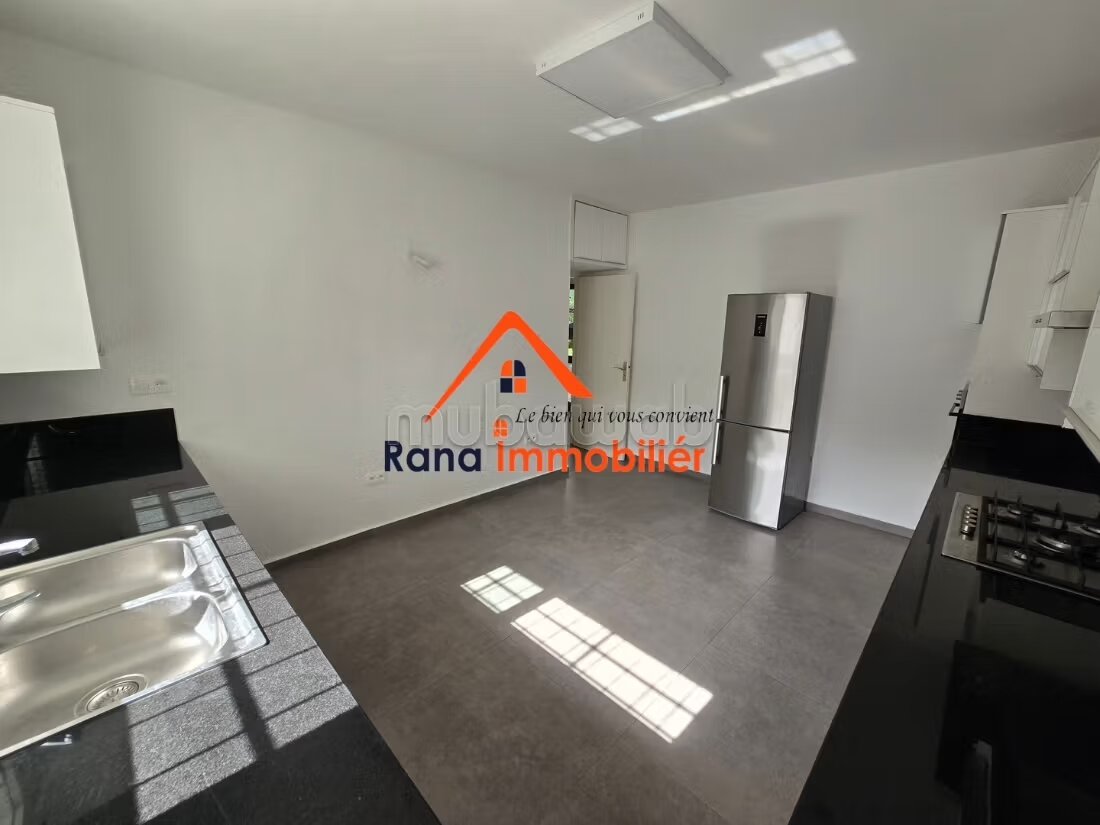 Villa 2000 m² for Rent in Rabat on Souissi — Photo 23