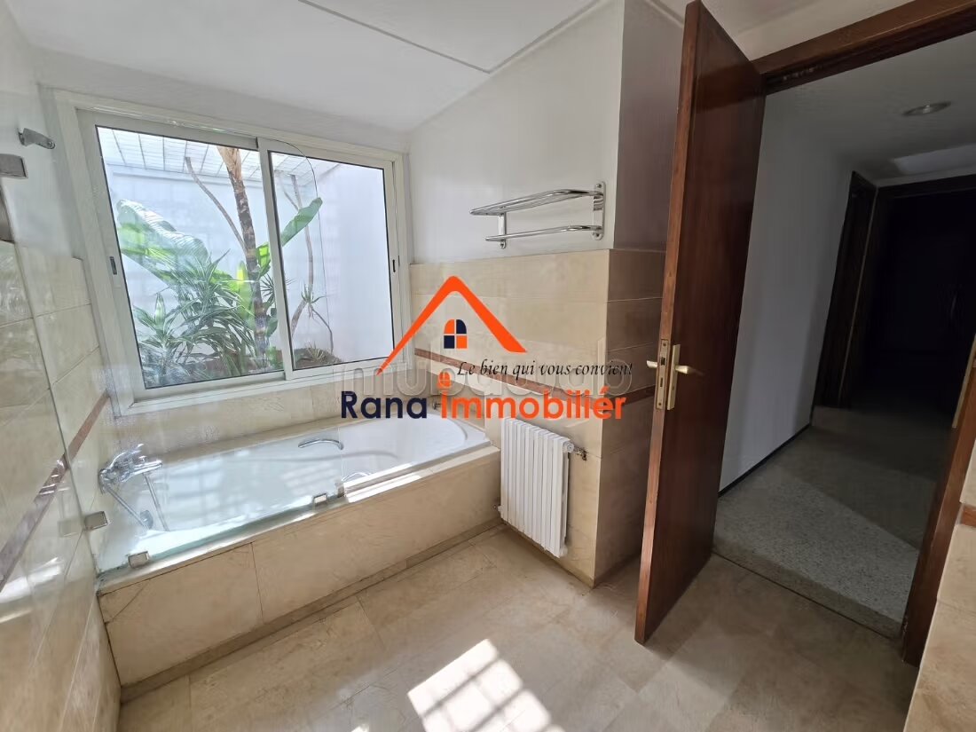 Villa 2000 m² for Rent in Rabat on Souissi — Photo 24