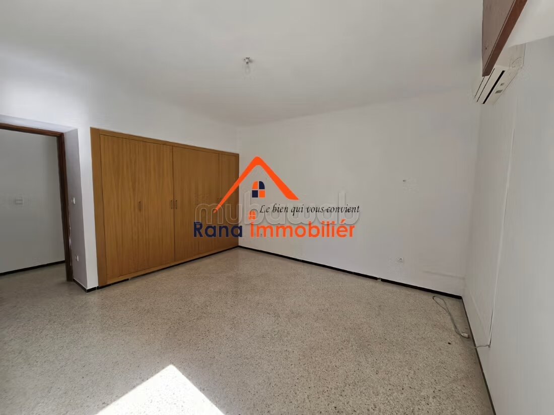 Villa 2000 m² for Rent in Rabat on Souissi — Photo 26