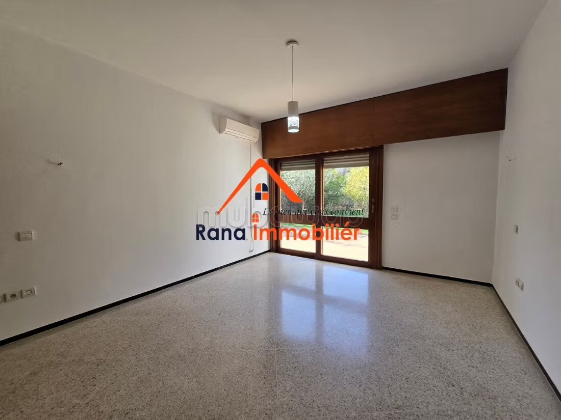 Villa 2000 m² for Rent in Rabat on Souissi — Photo 27