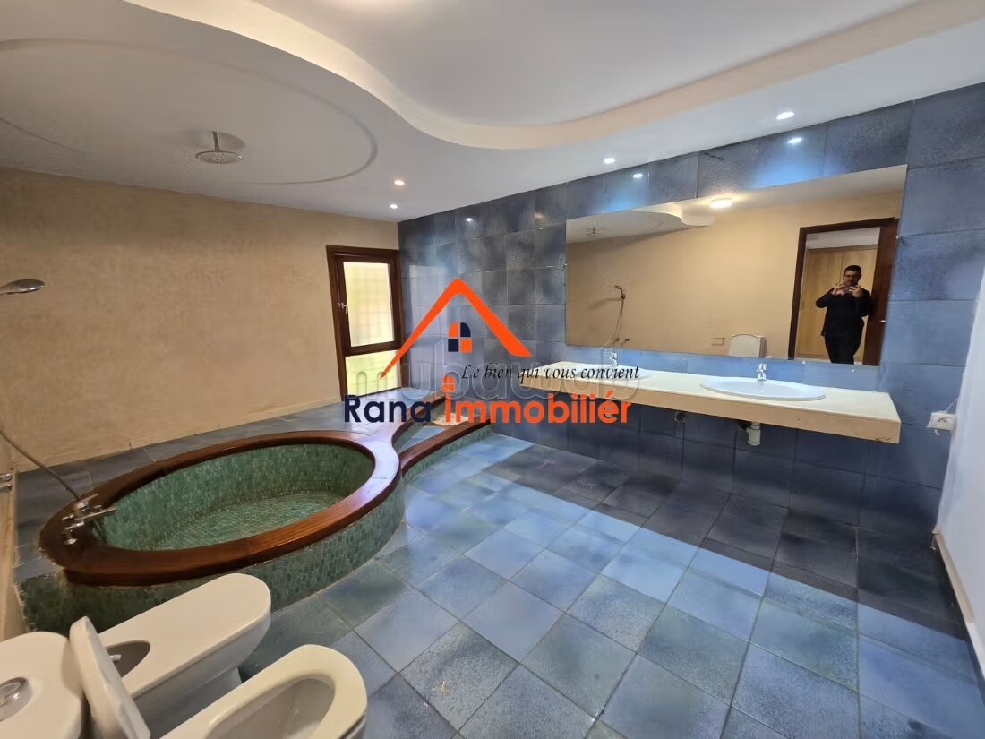 Villa 2000 m² for Rent in Rabat on Souissi — Photo 29