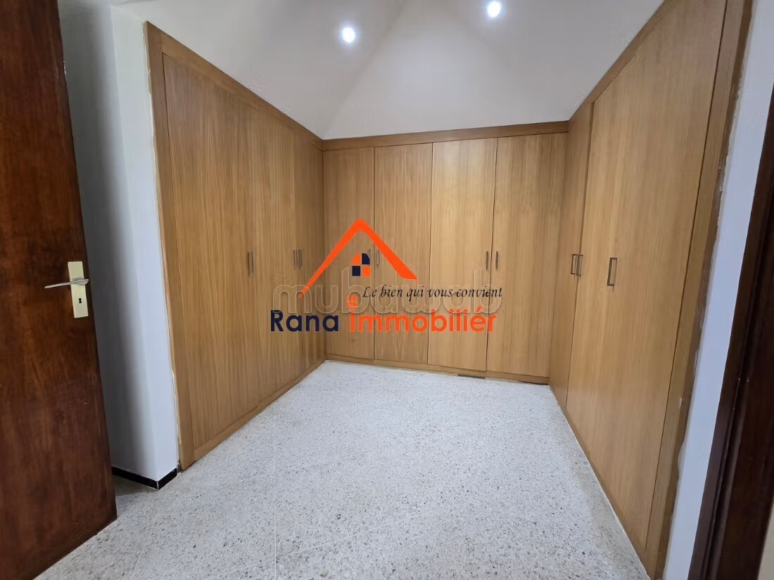 Villa 2000 m² for Rent in Rabat on Souissi — Photo 30