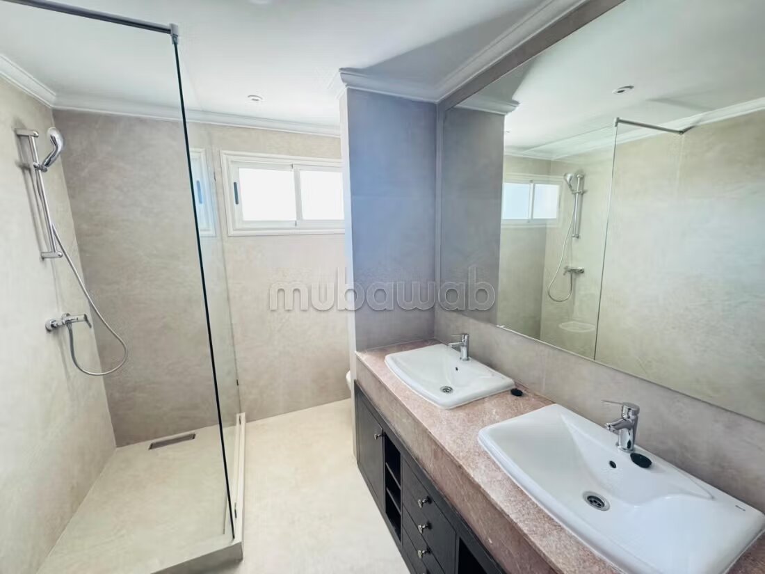 Villa 450 m² à louer à Casablanca — Photo 22