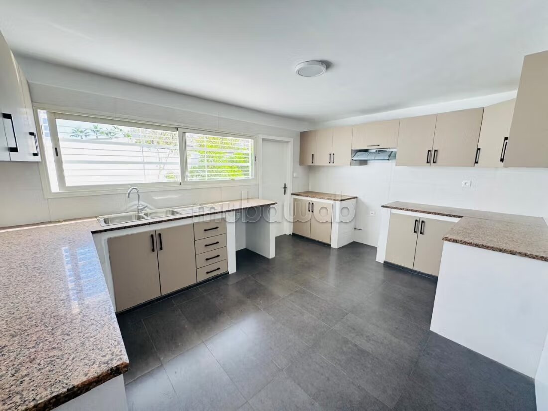 Villa 450 m² à louer à Casablanca — Photo 13