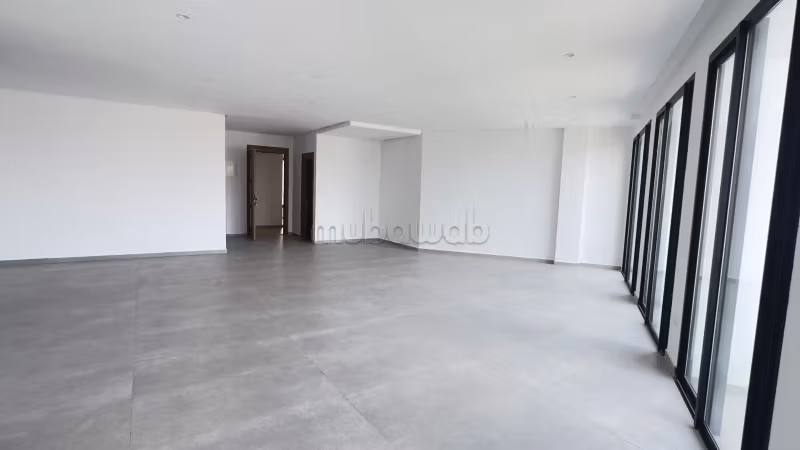 New 90 m² Office for Rent in Casablanca — Photo 2