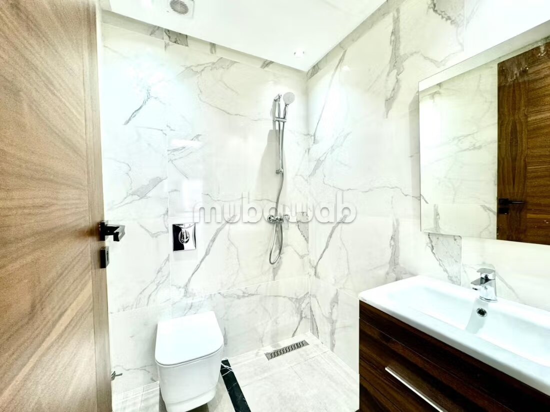New 90 m² Office for Rent in Casablanca — Photo 3