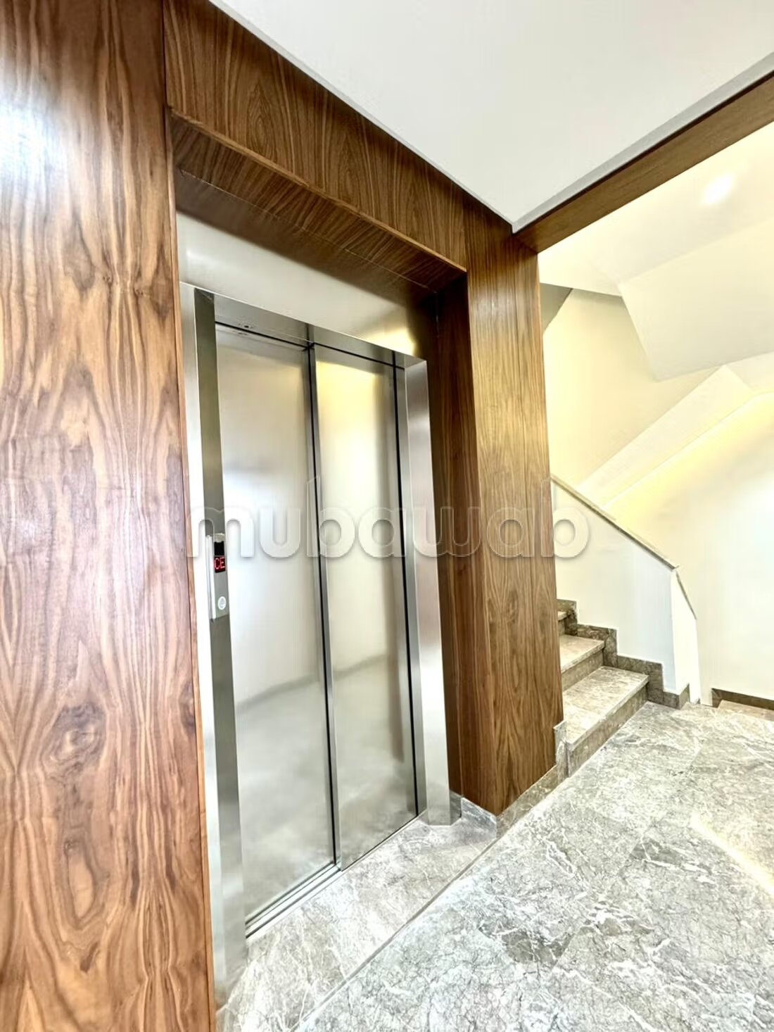 New 90 m² Office for Rent in Casablanca — Photo 4