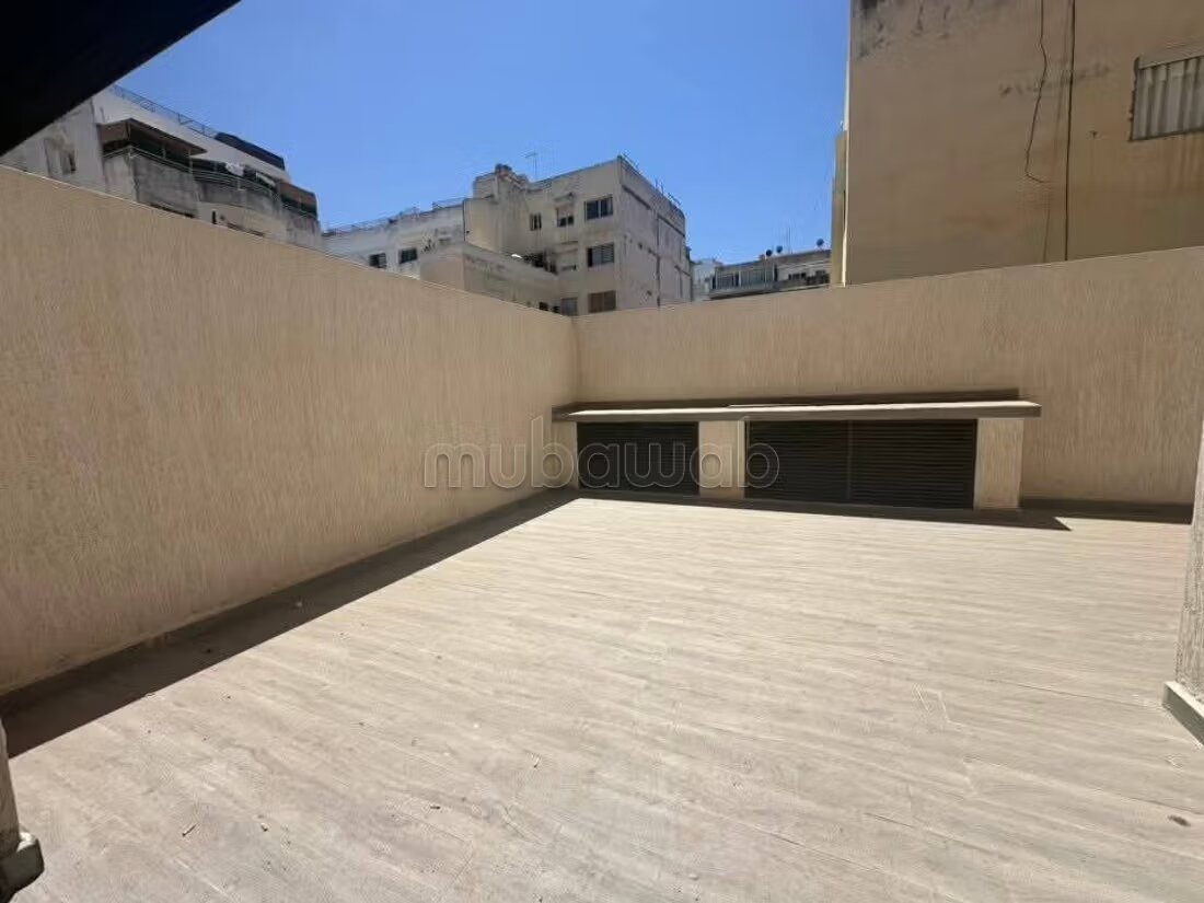 بيع شقة جميلة مع تراس في بورغوني الغربية