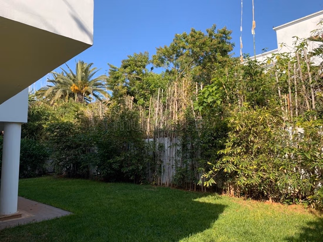 فيلا 950 م² للإيجار في الدار البيضاء — Photo 5