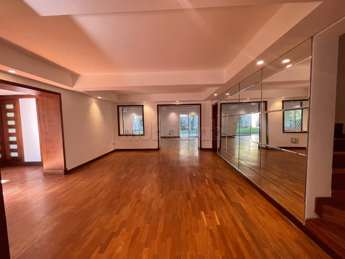 فيلا 950 م² للإيجار في الدار البيضاء — Photo 7